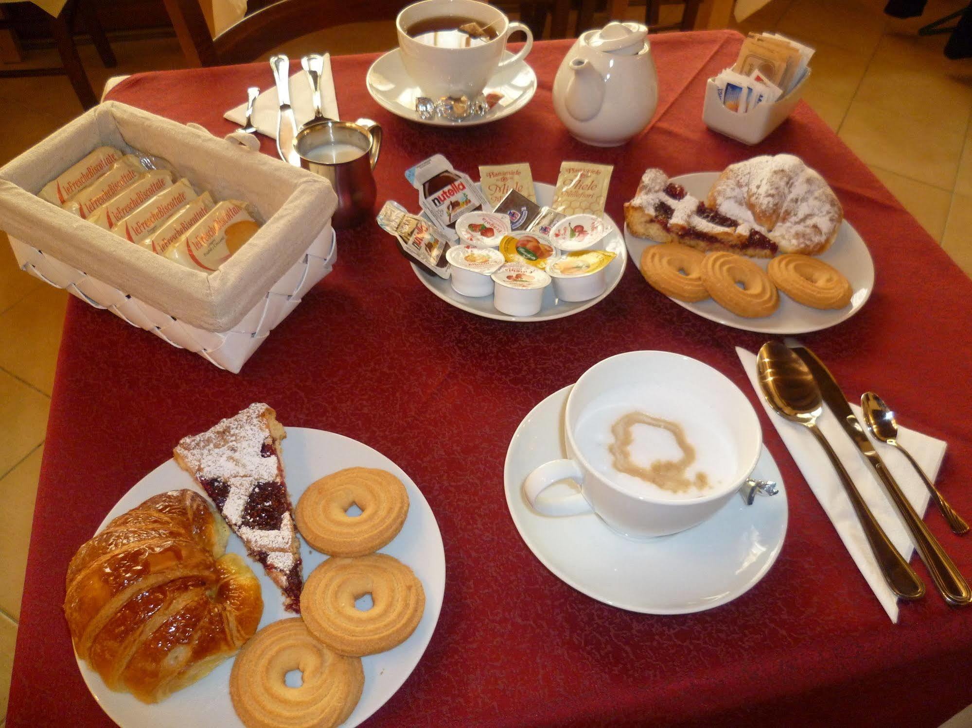 Borghetto Airport/Hospital Bed and Breakfast Bergamo Eksteriør billede